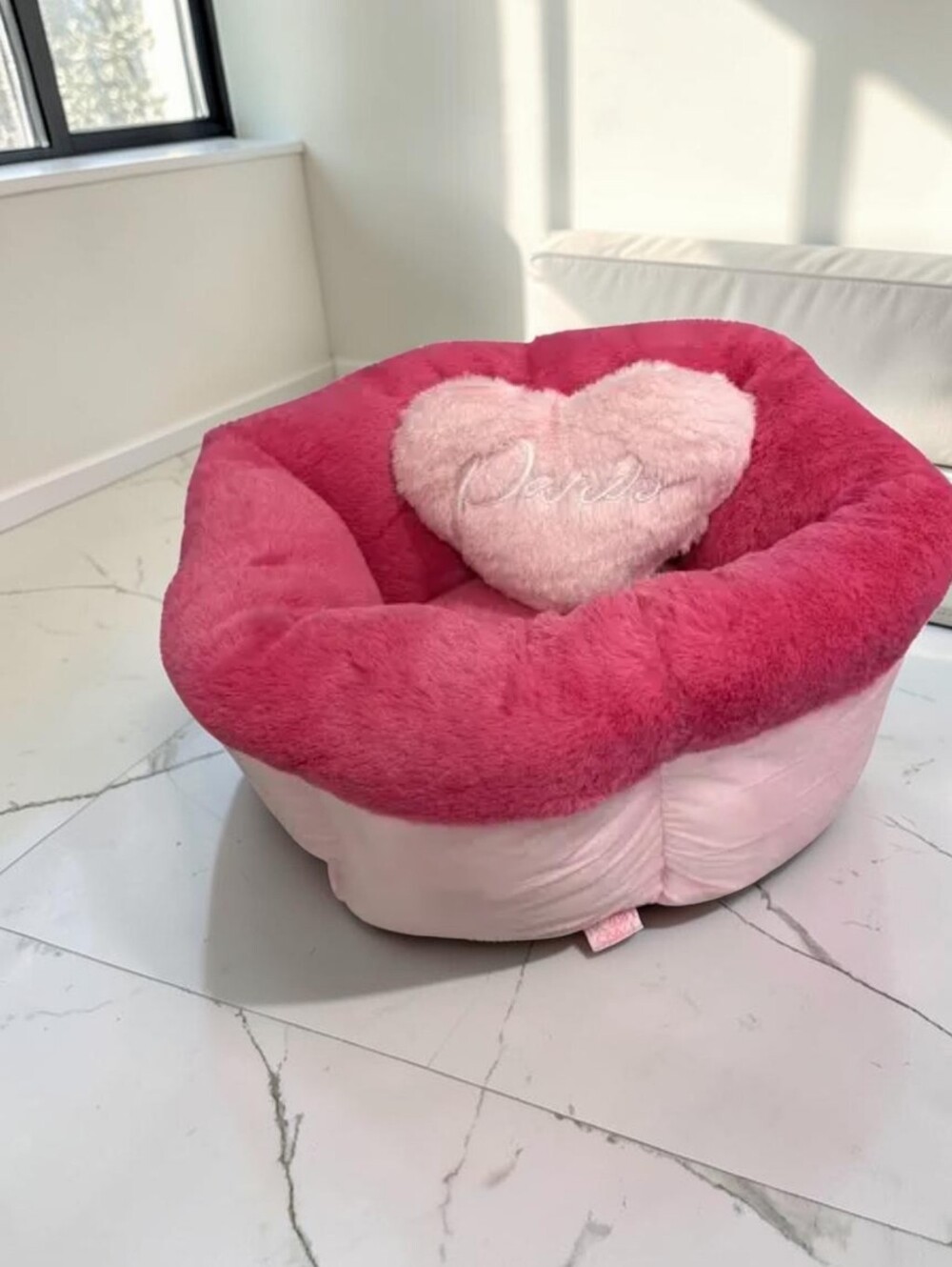 PARIS HILTON Plush Heart Pet Bed